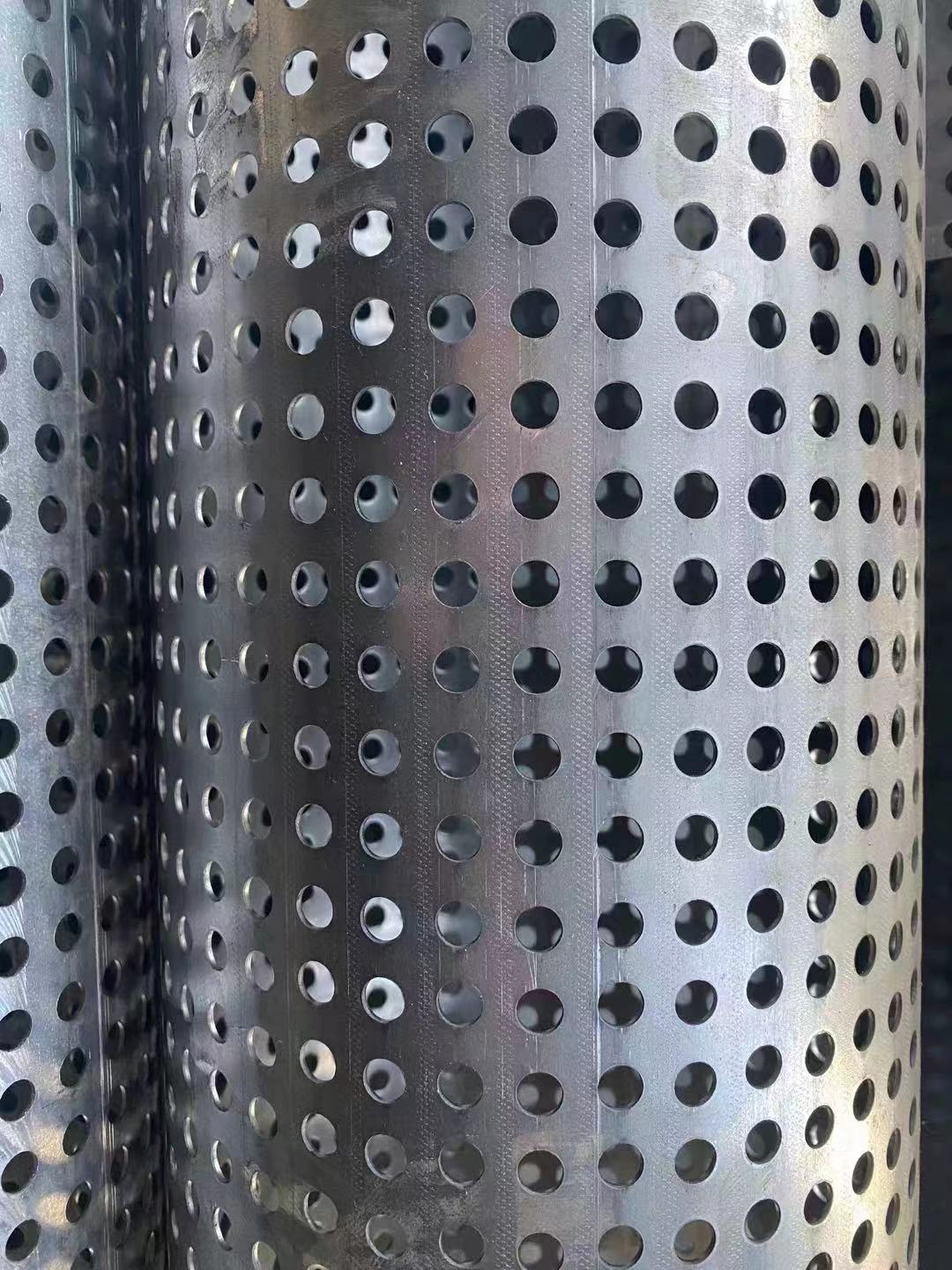 	孔（kǒng）網鋼帶聚乙烯複合管